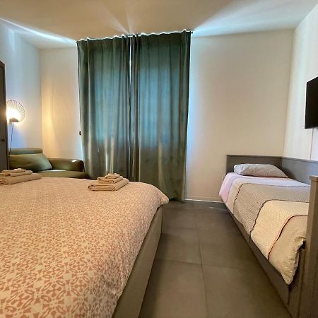 City Center - Modern Flat With Free Parking And Wifi - Apt B Bergamo Eksteriør billede