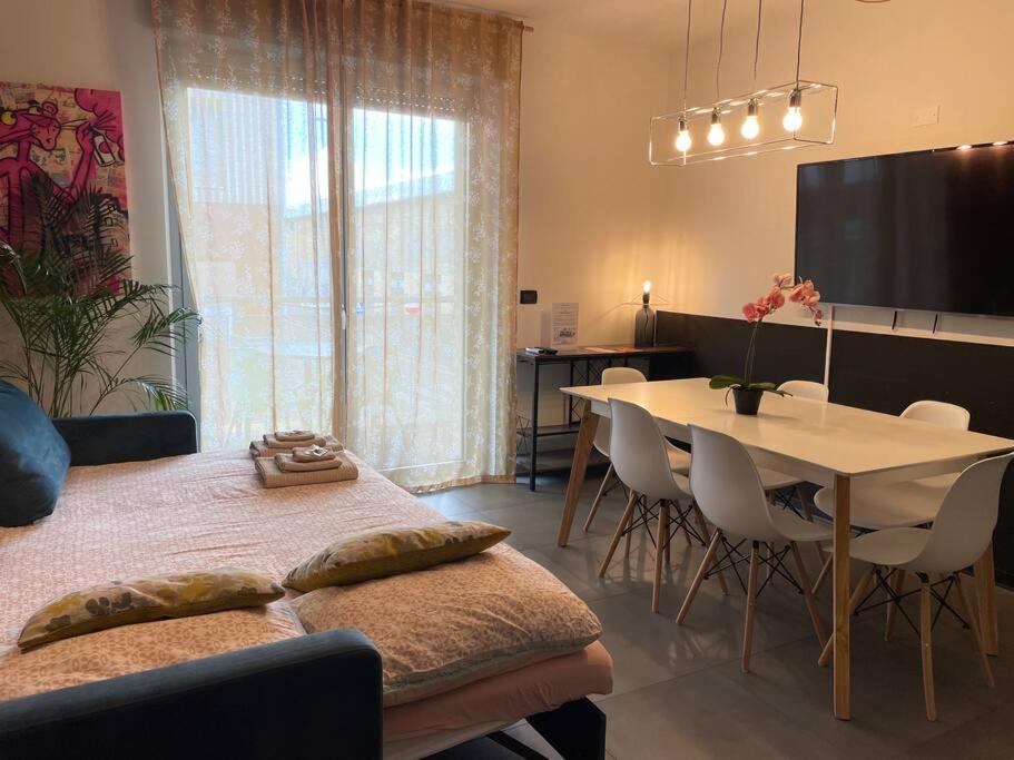 City Center - Modern Flat With Free Parking And Wifi - Apt B Lejlighed Bergamo Eksteriør billede