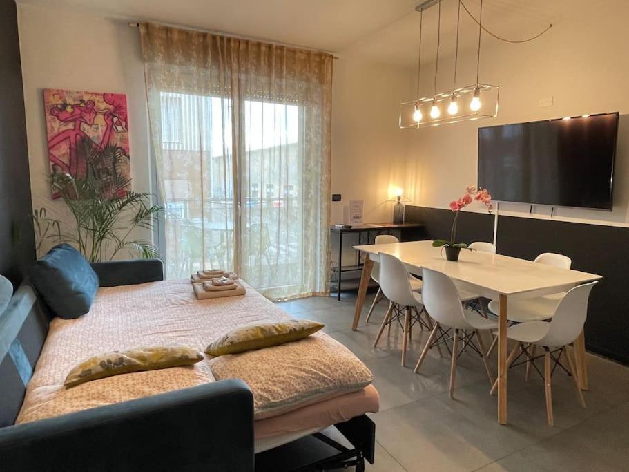 City Center - Modern Flat With Free Parking And Wifi - Apt B Lejlighed Bergamo Eksteriør billede